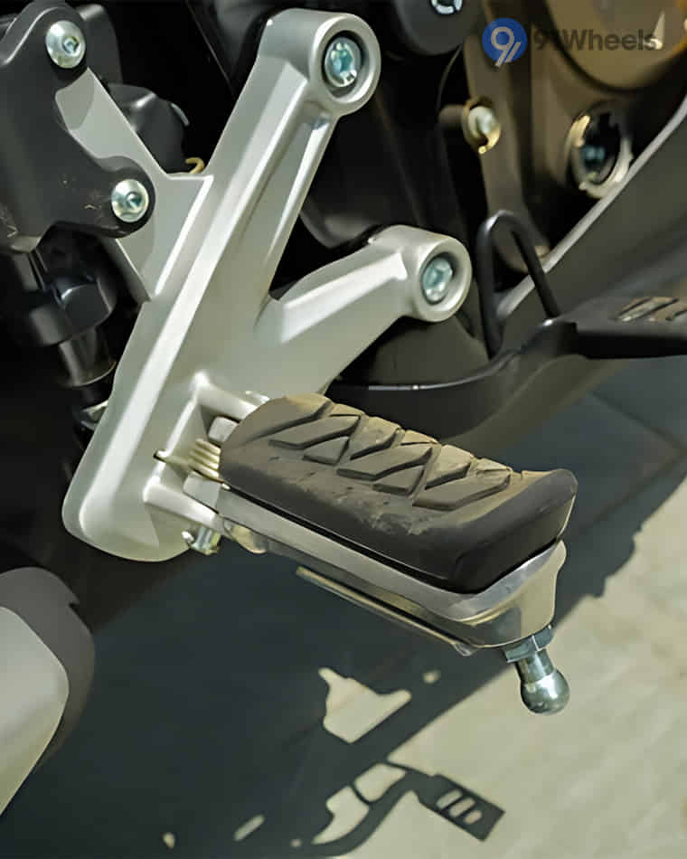Seats & Comfort - 4