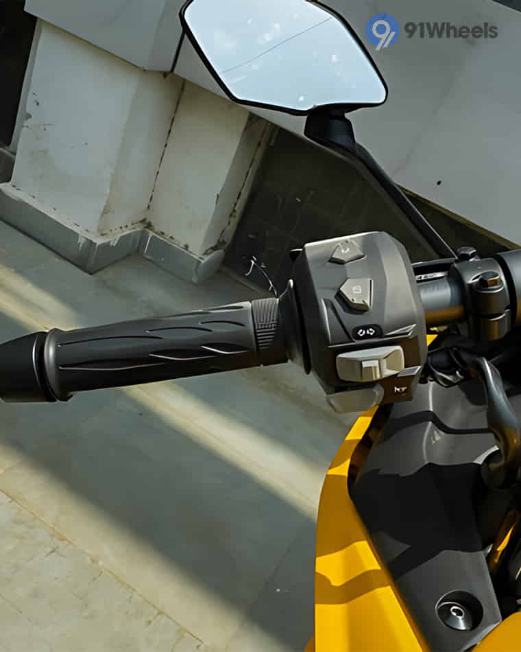 Handlebar & Console Area - 6