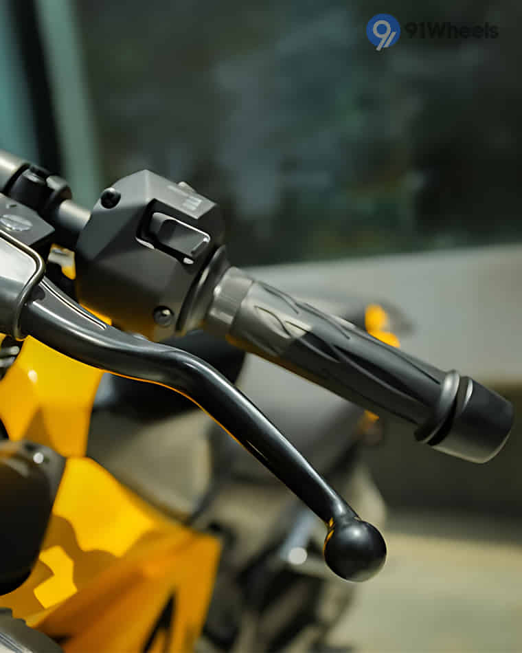 Handlebar & Console Area - 14