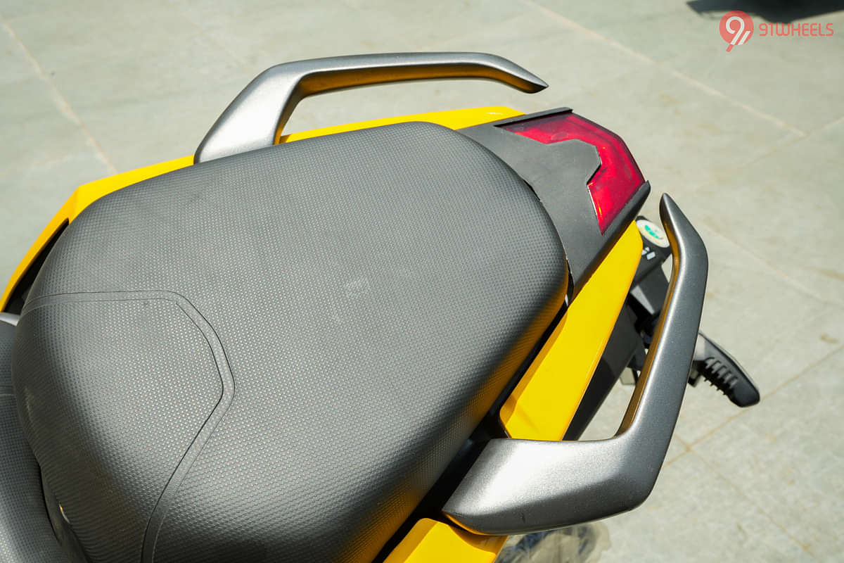 Hero Karizma XMR Grab Rail