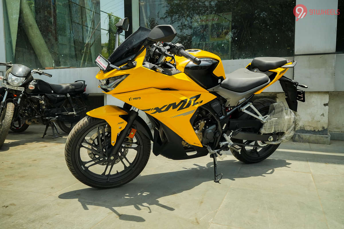 Hero Karizma XMR Left Front Three Quarter