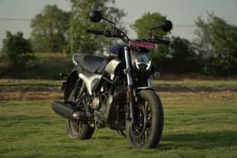 Hero Mavrick 440 Right Front Three Quarter Hero Mavrick 440 Right Front Three Quarter