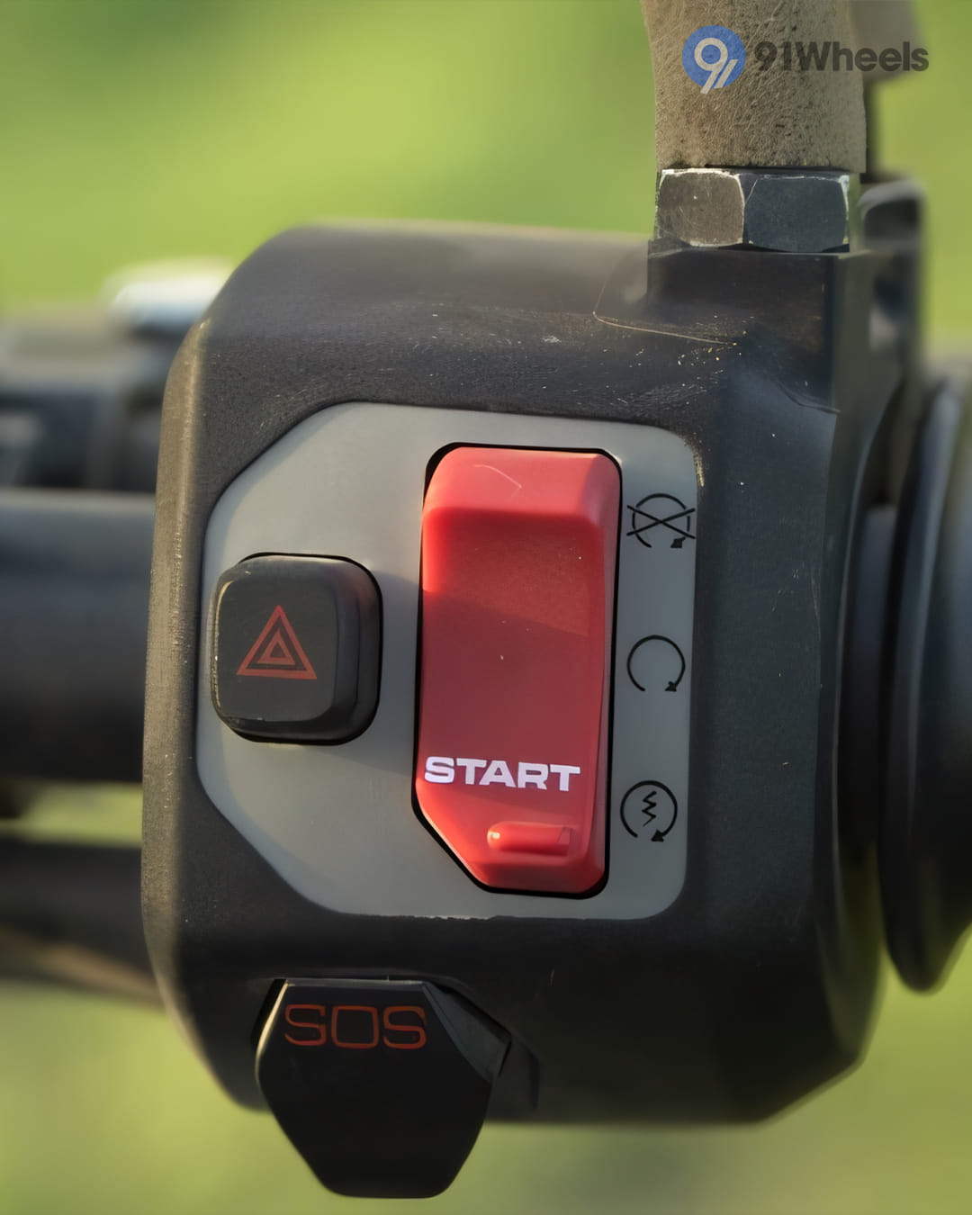 Handlebar & Console Area - 1