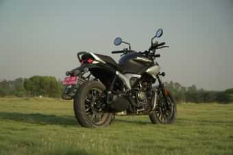 Hero Mavrick 440 Right Rear Three Quarter Hero Mavrick 440 Right Rear Three Quarter