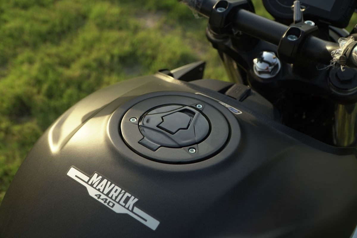 Hero Mavrick 440 Closed Fuel Lid