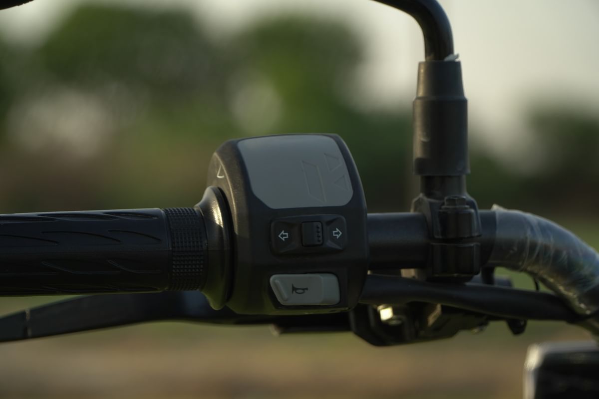 Hero Mavrick 440 Turn Indicators Switch