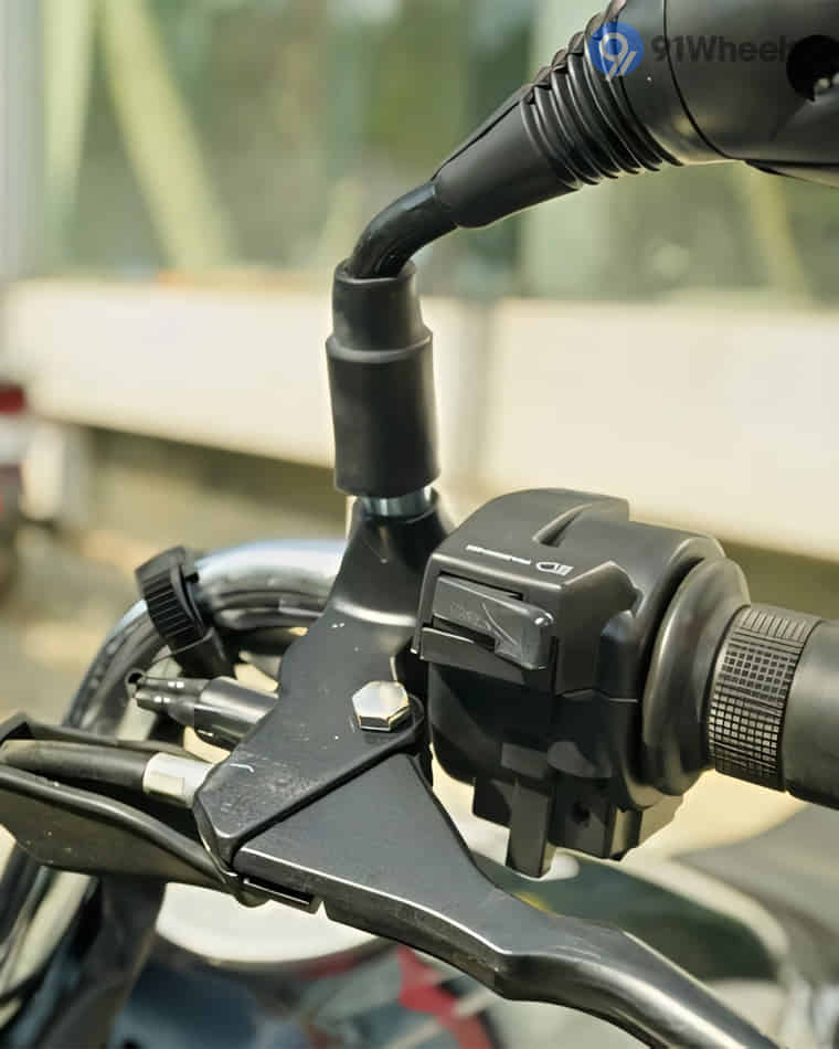 Handlebar & Console Area - 8