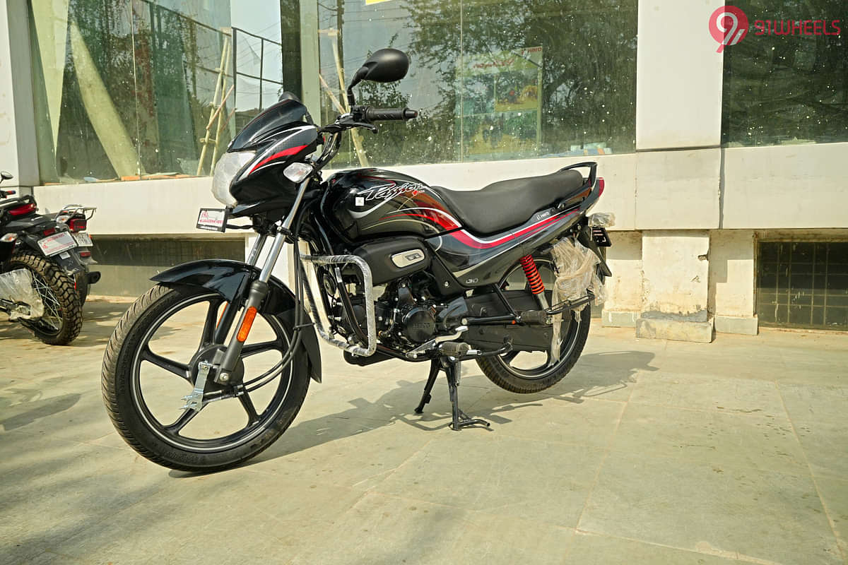 Hero Passion Plus Left Front Three Quarter
