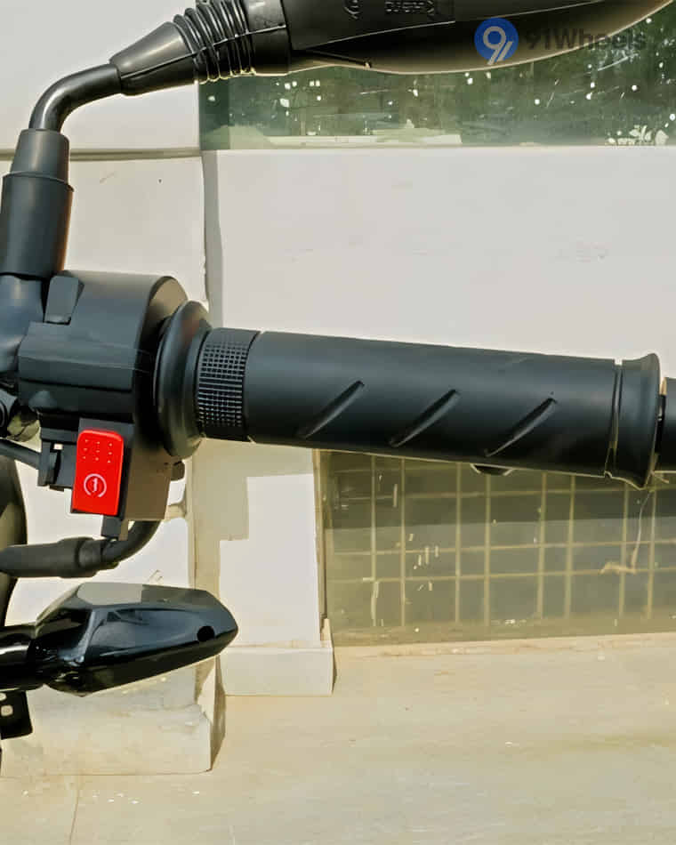 Handlebar & Console Area - 6