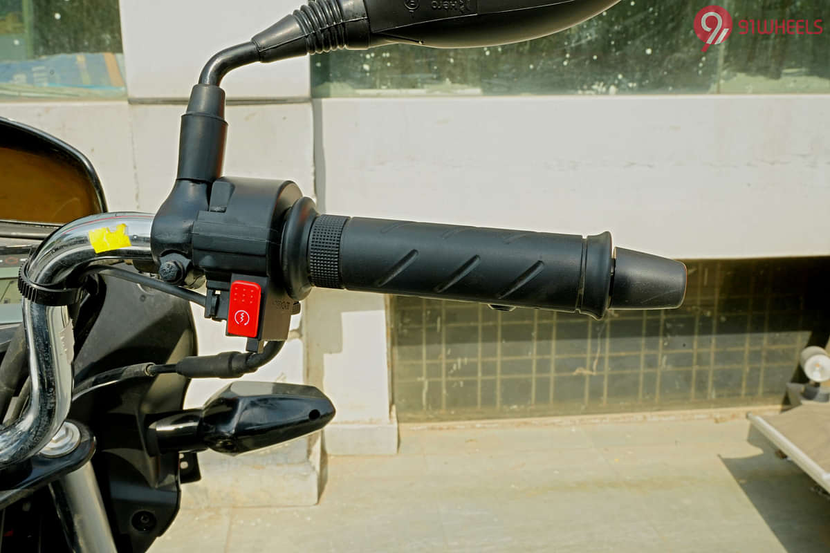 Hero Passion Plus Right Side Handelbar Throttle Grip