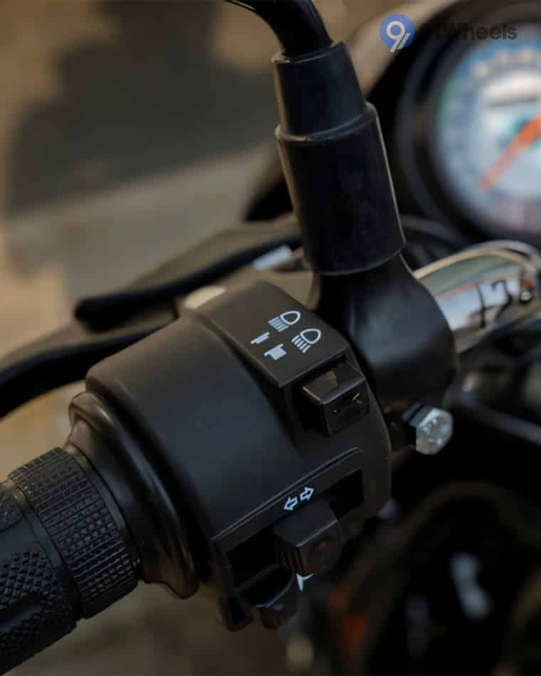 Handlebar & Console Area - 1