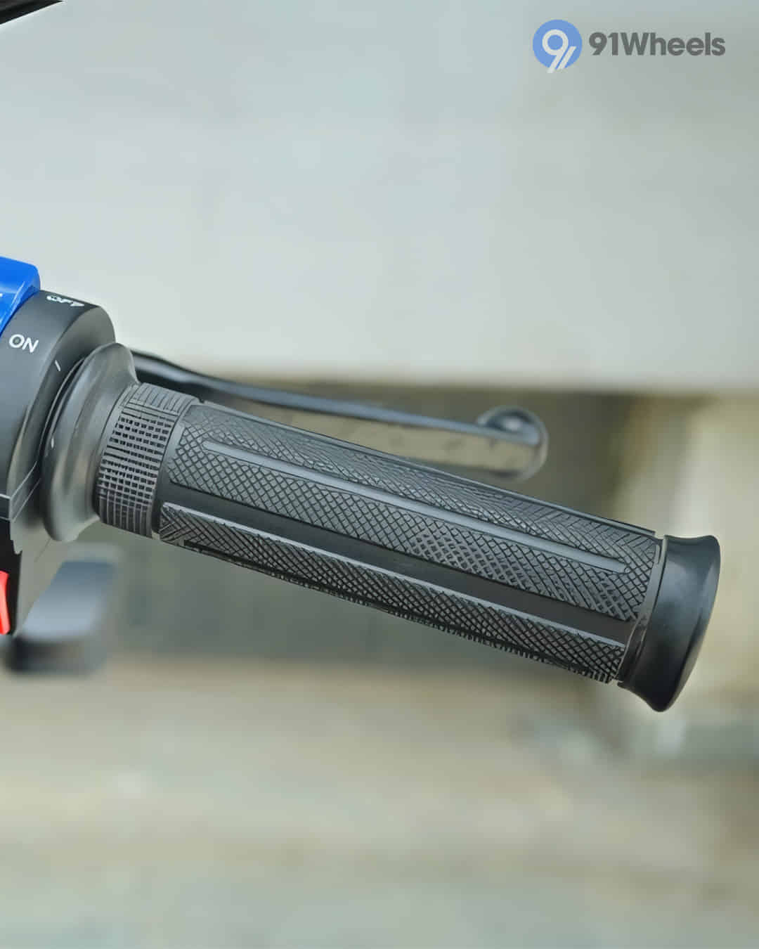 Right Side Handelbar Throttle Grip