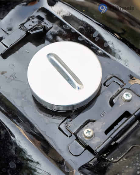 Splendor Plus Closed Fuel Lid