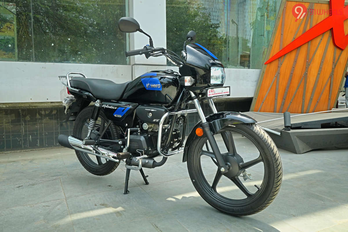 Hero Splendor Plus Xtec Right Front Three Quarter