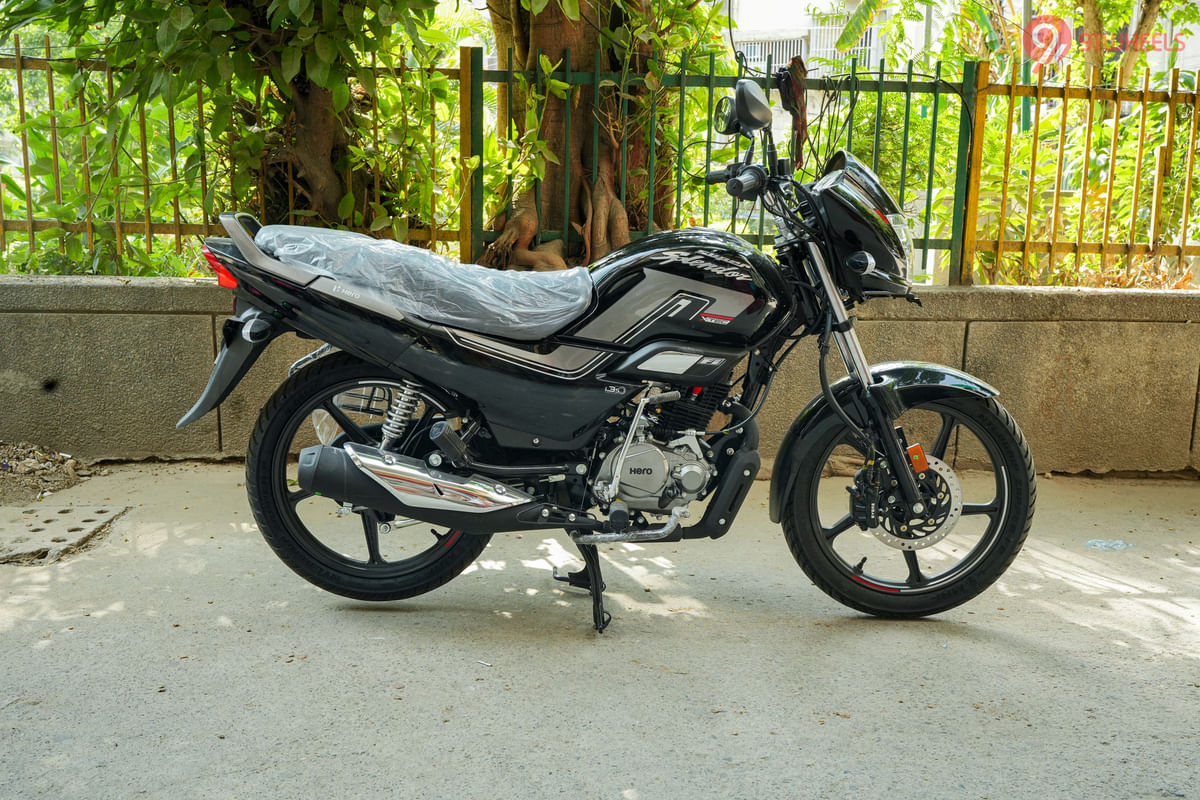 Hero Super Splendor Xtec Right Side View