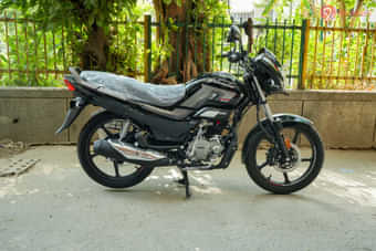 Hero Super Splendor Xtec Right Side View Hero Super Splendor Xtec Right Side View