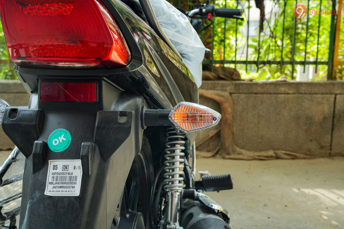 Hero Super Splendor Xtec Rear Turn Indicators
