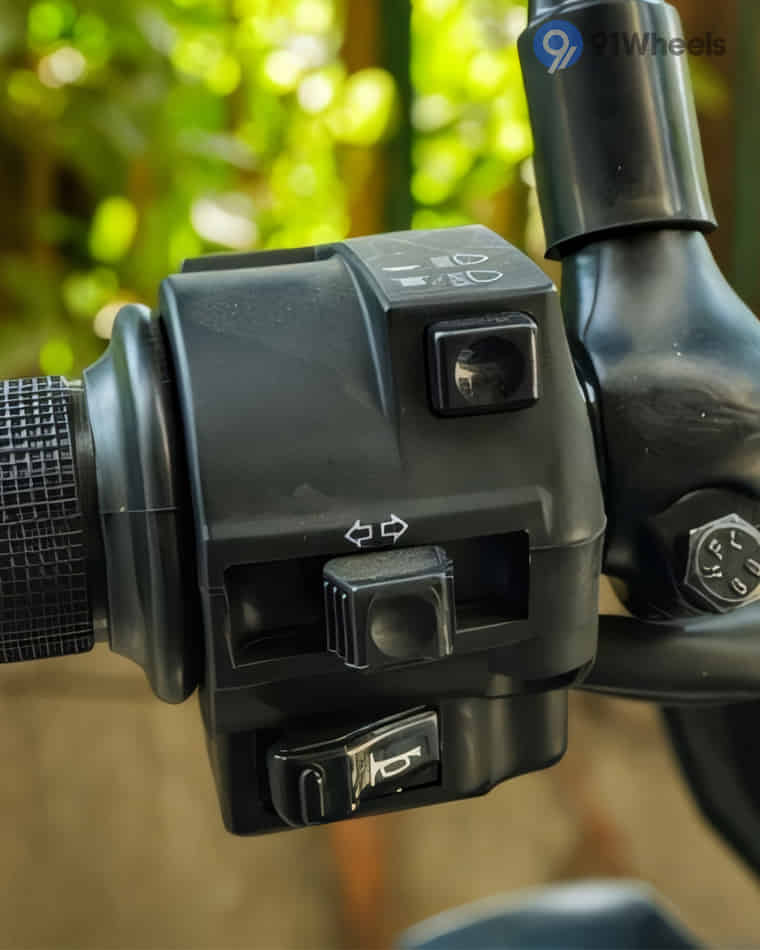 Handlebar & Console Area - 16