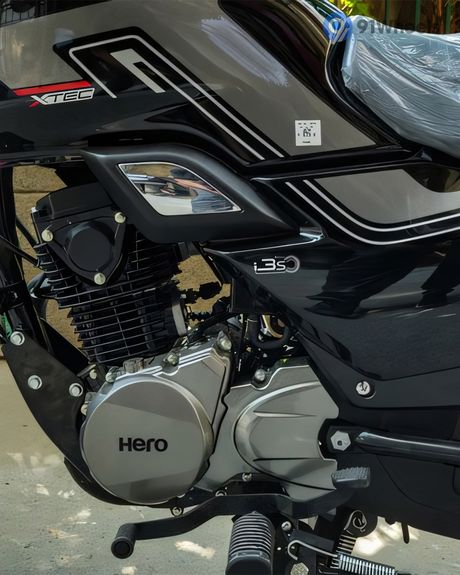 Super Splendor Xtec Engine From Left