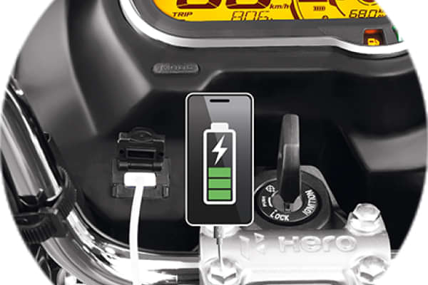 Hero Super Splendor USB Port