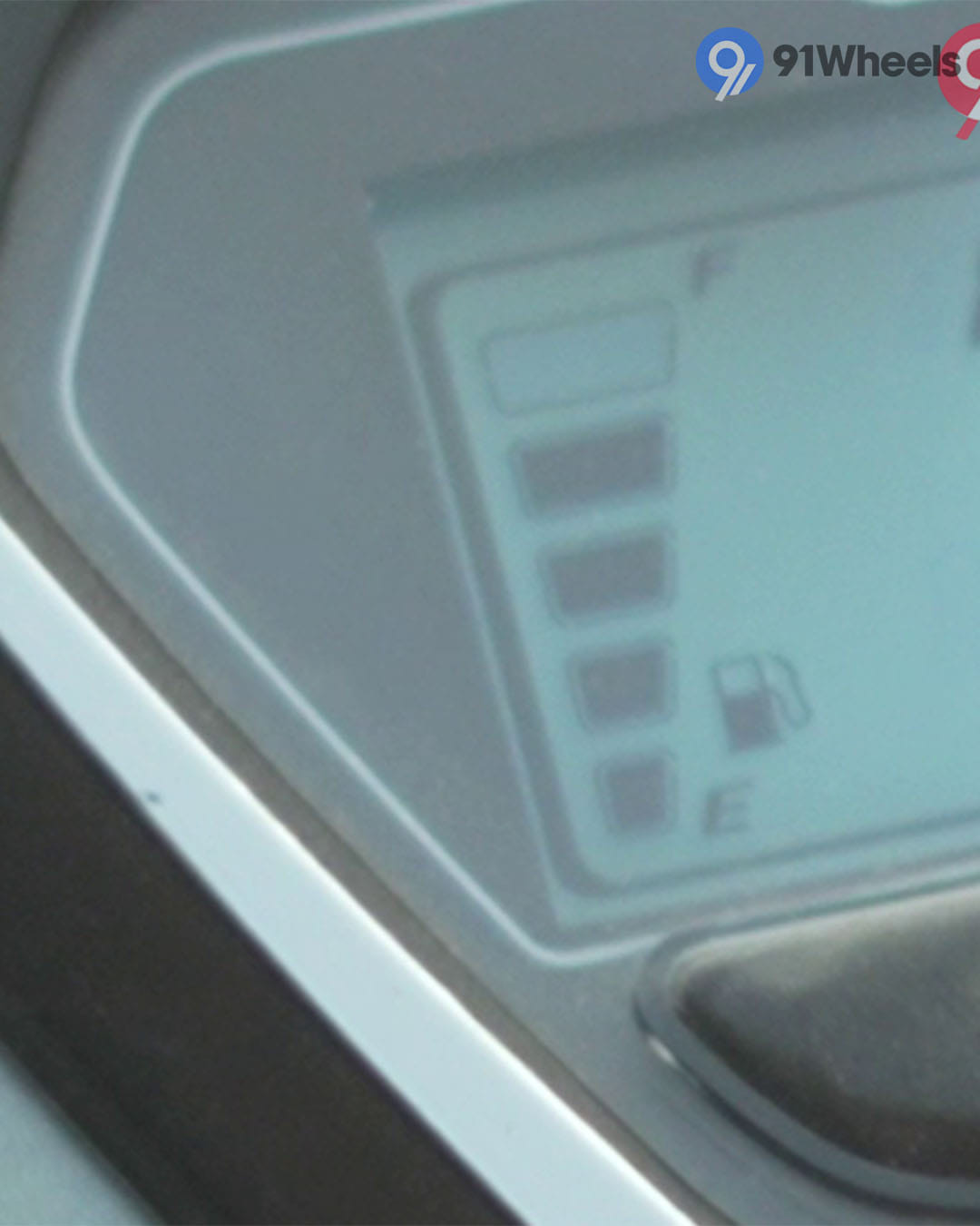 Handlebar & Console Area - 8