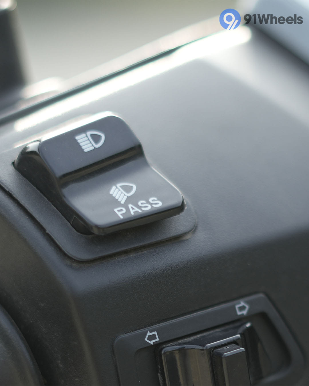 Handlebar & Console Area - 1