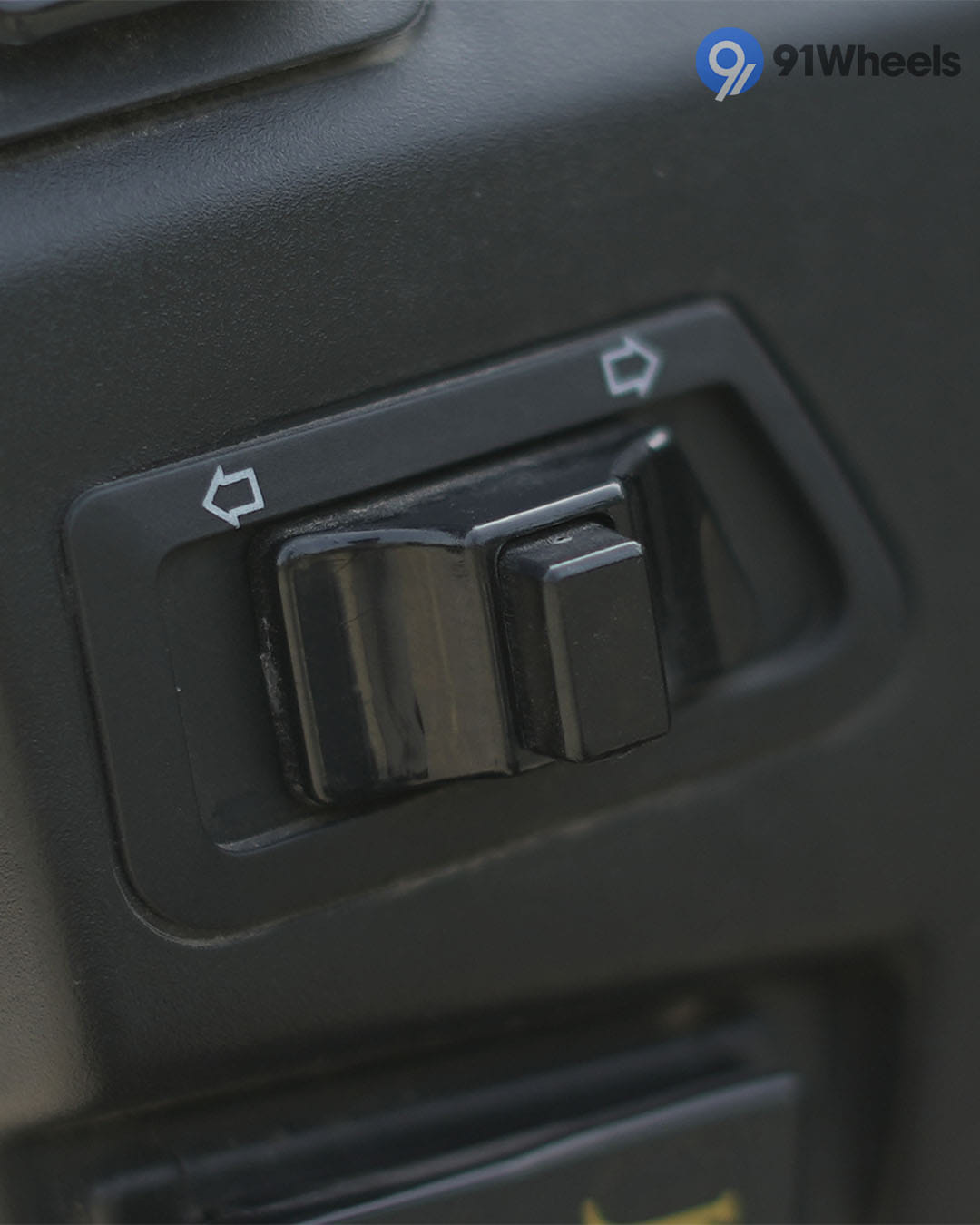 Handlebar & Console Area - 2