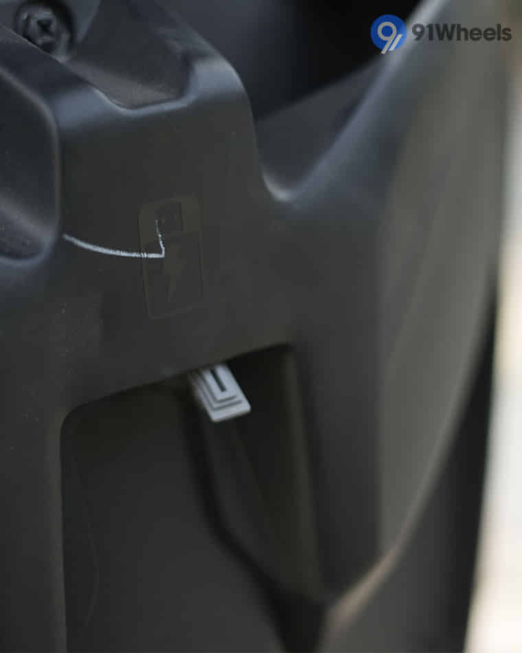 Handlebar & Console Area - 11