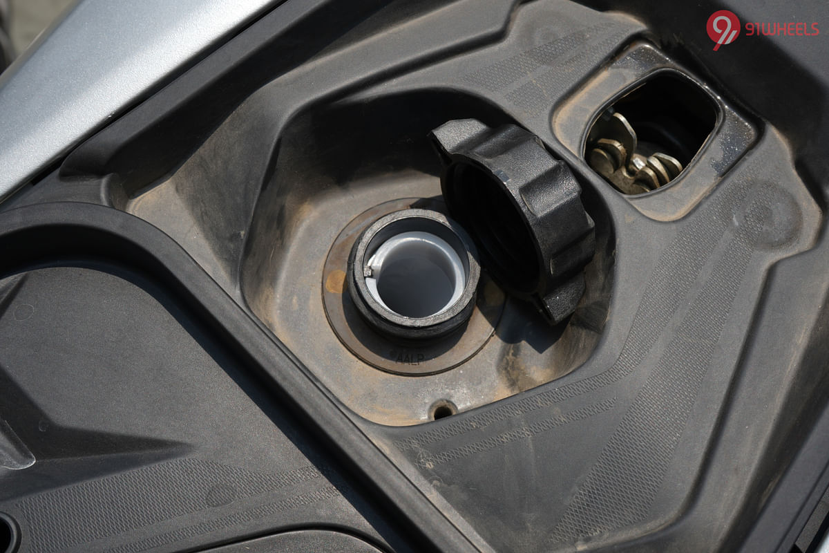 Hero Xoom 110 Open Fuel Lid