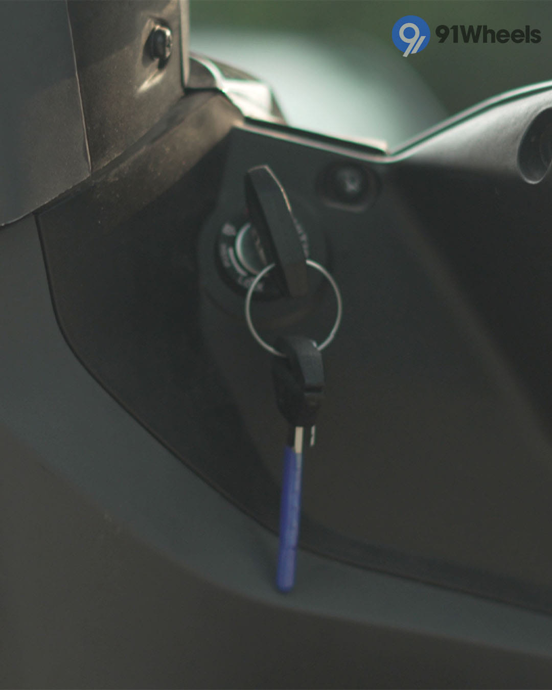 Handlebar & Console Area - 9