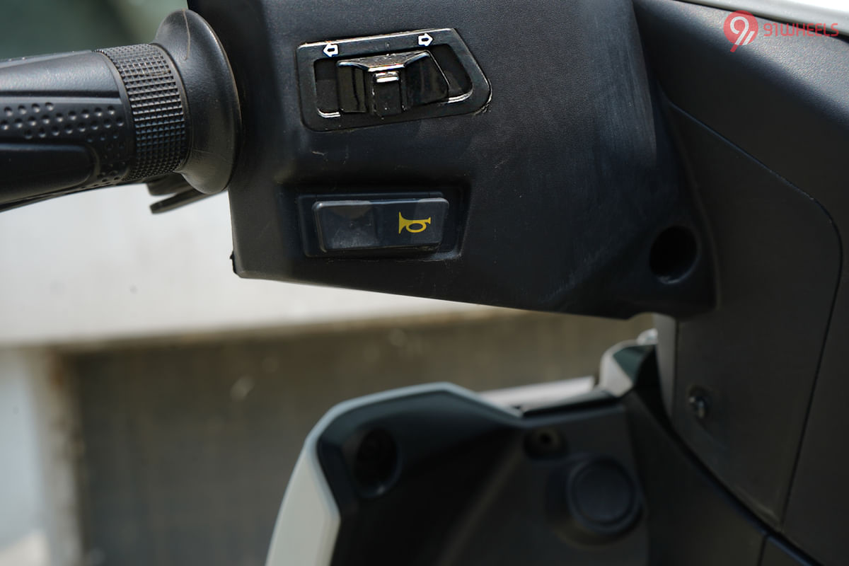 Hero Xoom 110 Turn Indicators Switch