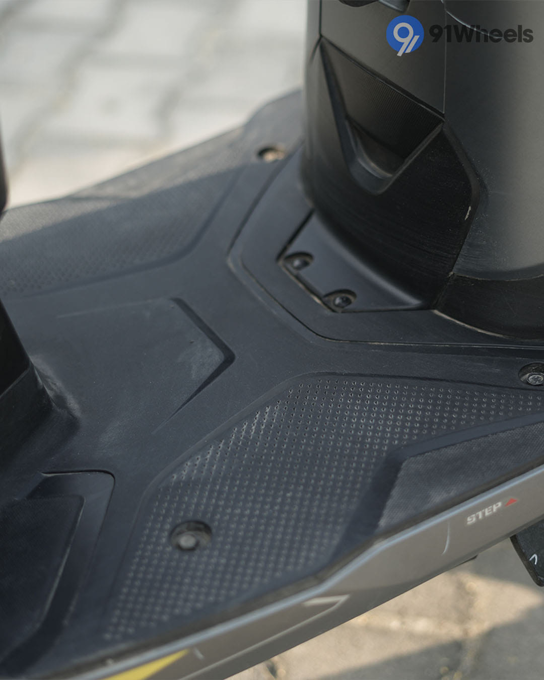 Stands & Utility - 1