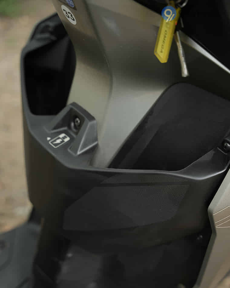 Seat & Storage - 7 Seat & Storage - 7