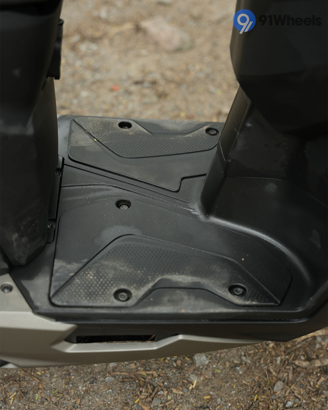 Hero Xoom 125 Floorboard