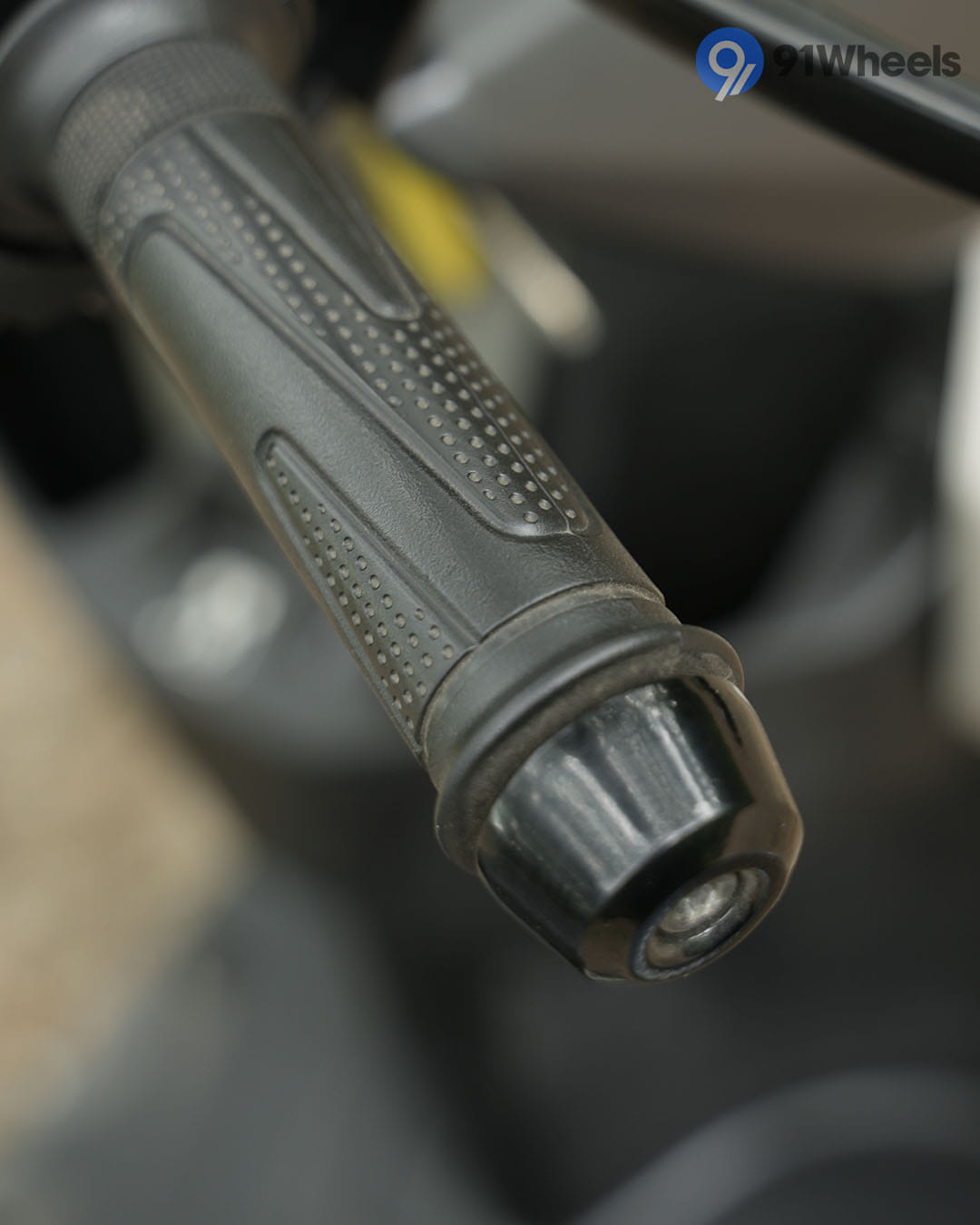 Hero Xoom 125 Right Side Handelbar Throttle Grip