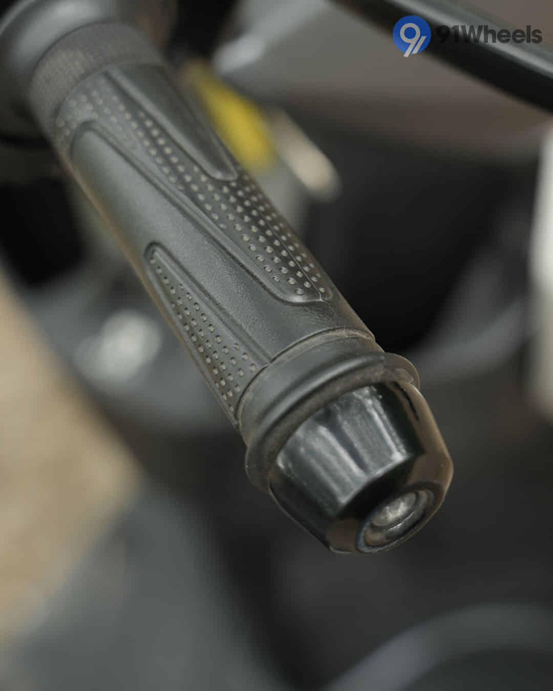 Right Side Handelbar Throttle Grip Right Side Handelbar Throttle Grip