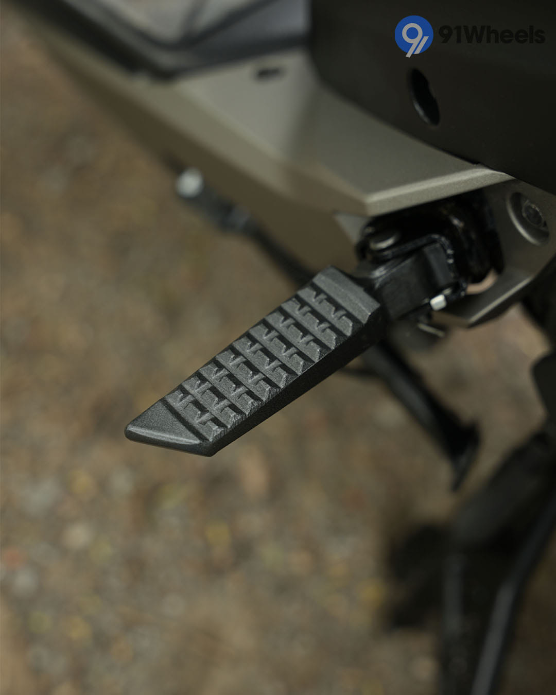 Stands & Utility - 8