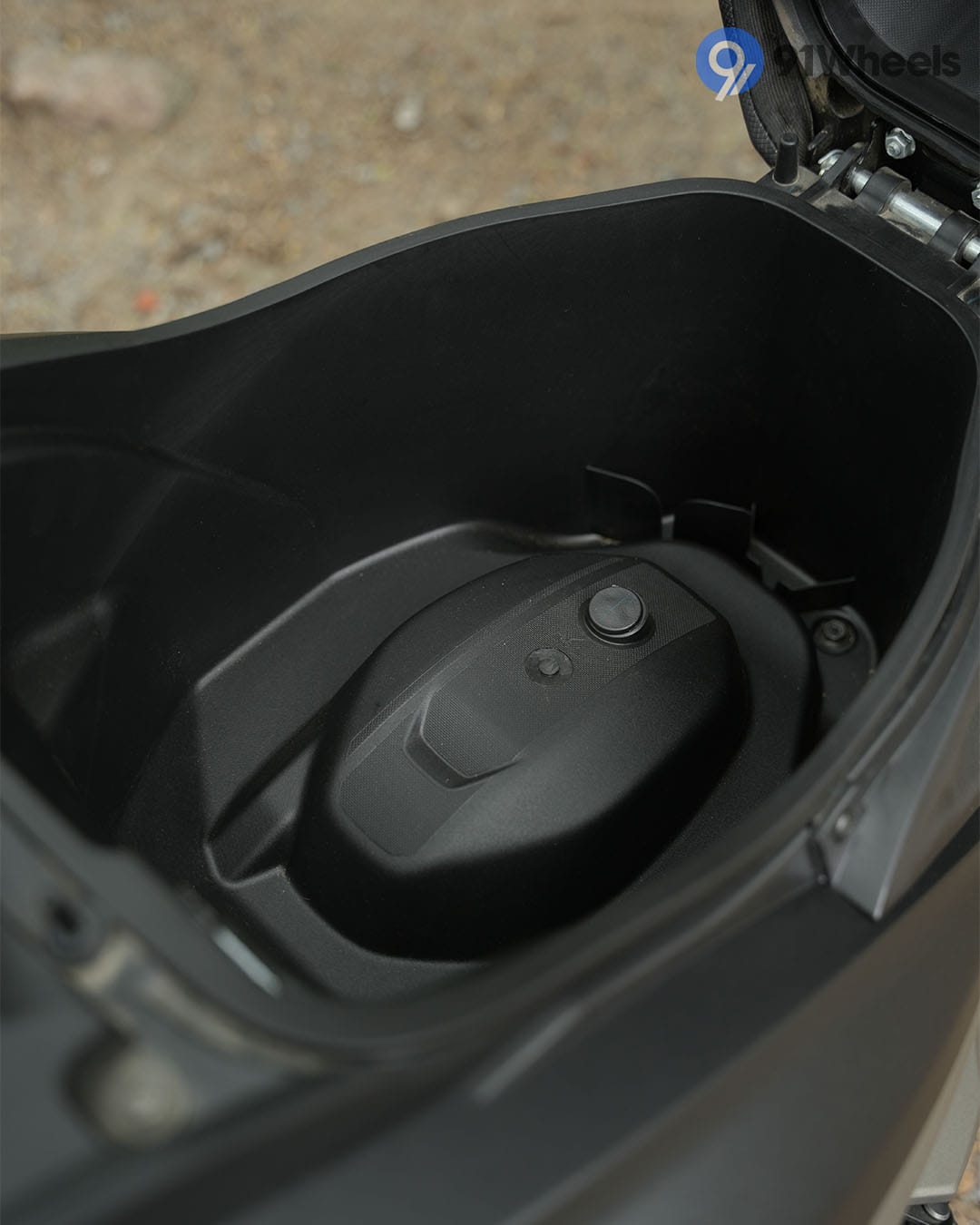 Hero Xoom 125 Underseat Storage