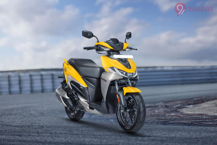 Hero Xoom 125 Right Front Three Quarter