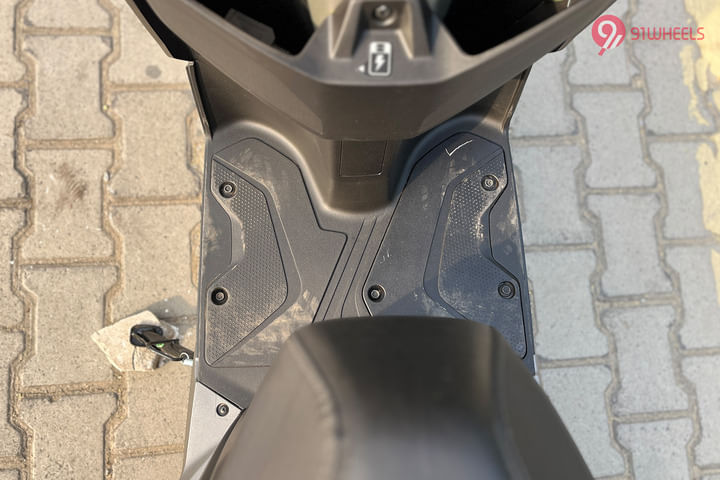 Hero Xoom 125 Floorboard