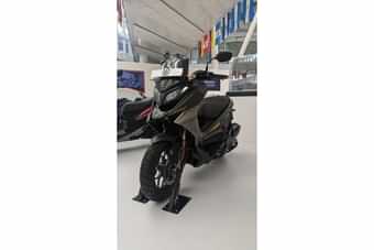 Hero Xoom 160 Left Front Three Quarter
