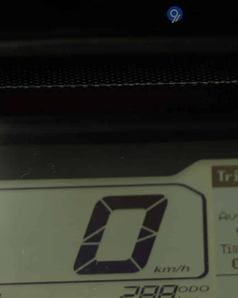 Handlebar & Console Area - 4 Handlebar & Console Area - 4