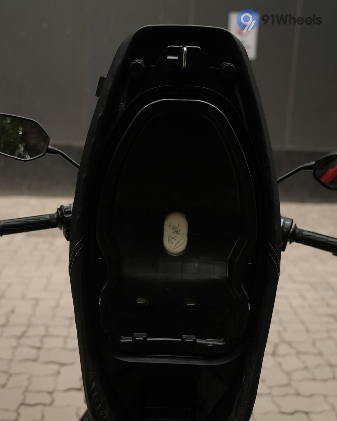 Seat & Storage - 7 Seat & Storage - 7