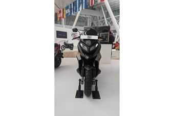 Hero Xoom 160 Front View