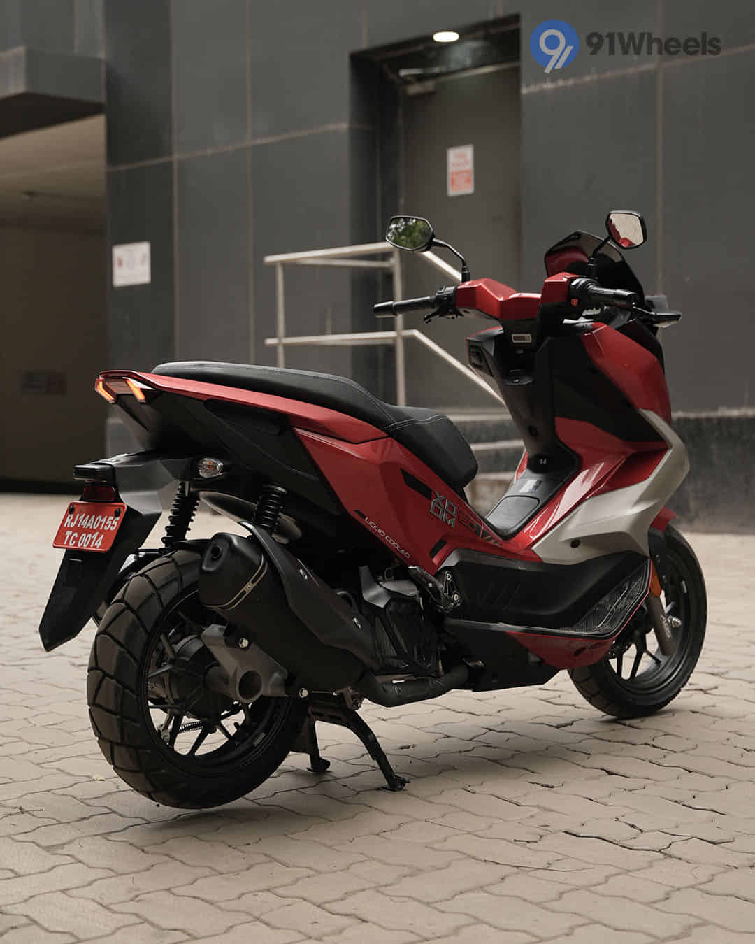 Right Rear Three Quarter Right Rear Three Quarter