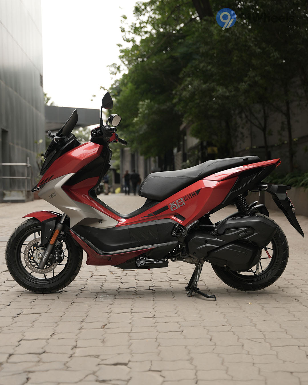 Hero Xoom 160 Left Side View