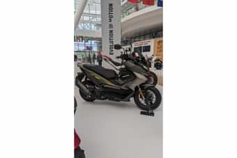 Hero Xoom 160 Right Side View