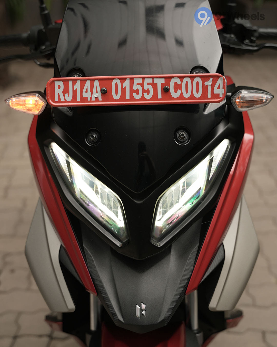 Hero Xoom 160 Head Light