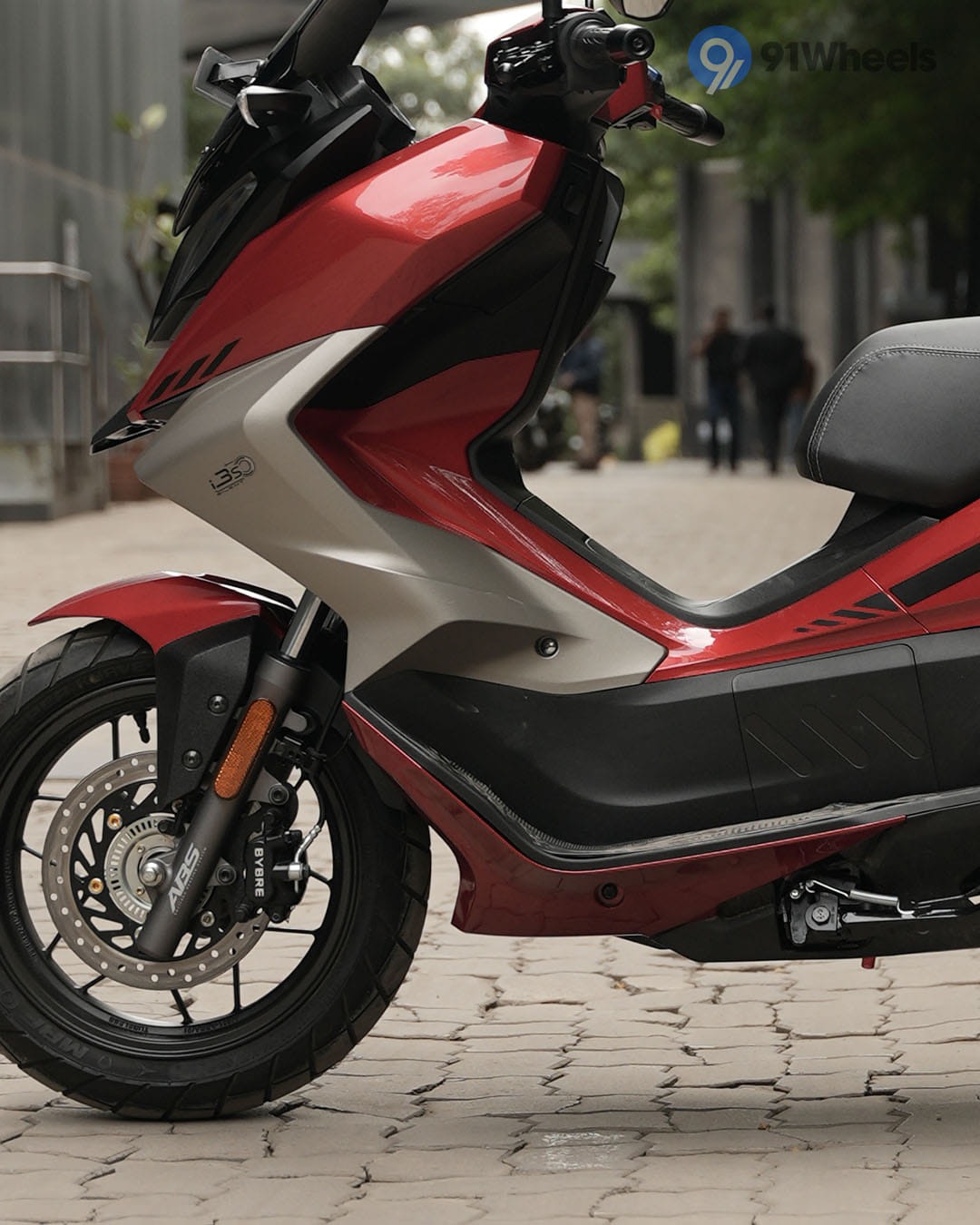 Hero Xoom 160 Floorboard