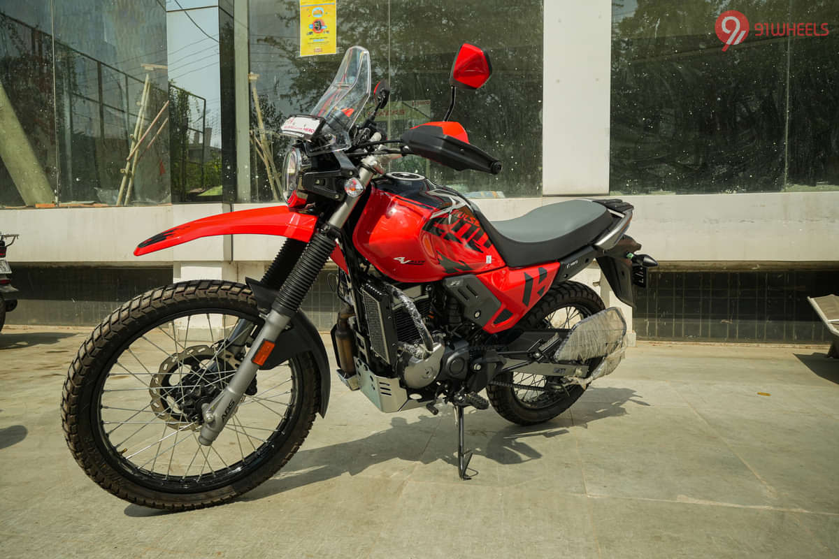 Hero Xpulse 200 4V Left Front Three Quarter